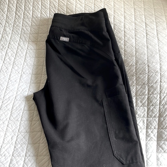 Size small figs black scrub pants - Picture 2 of 3